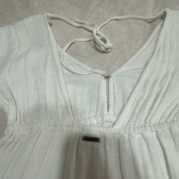 White dress - Picture 6 of 7